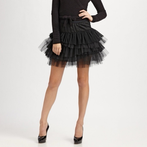 BCBG Max Azria Elegant Black Tiered Tulle Skirt - Picture 3 of 7